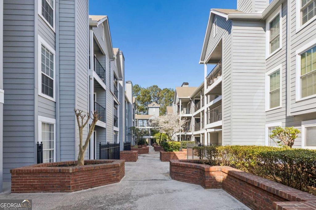 Photo of 309 Granville Court, Atlanta, GA 30328 (MLS # 10718313)