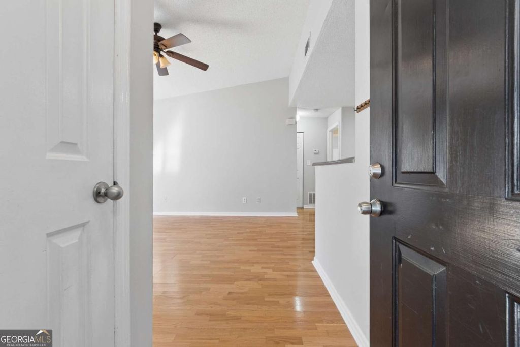 Photo of 309 Granville Court, Atlanta, GA 30328 (MLS # 10718313)