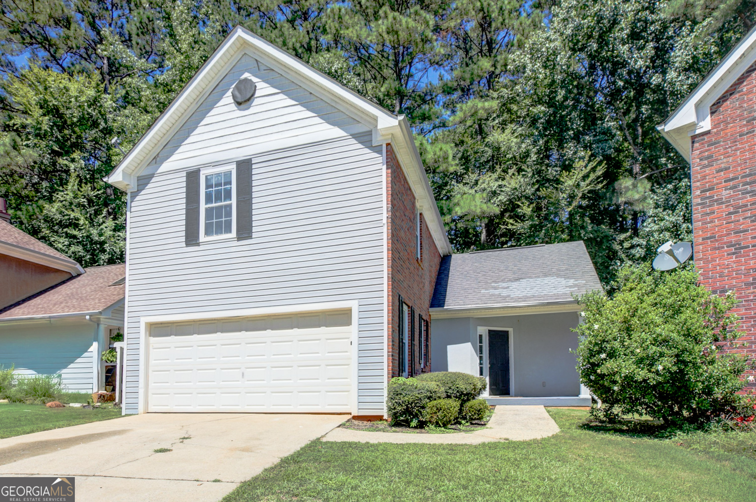 Renovated and Move-In Ready in Peachtree City! Charming home with Flex room on Main--could serve as a 4th bedroom or office. NEW Updates Include LVP flooring throughout (No Carpet) and NEW fresh Interior paint, making it completely turnkey. With 1,529 sq ft, it's one of the largest floorplans in the community and features smooth high ceilings for an open, airy feel, plus one of the only floorpans in the subdivision to offer an extra flex room. Kitchen and bathrooms have been tastefully updated with granite countertops, modern cabinetry and stainless steel appliances. All bedrooms are connected to a bathroom. Located in back of Subdivision, it's quiet and offers a private entrance/exit that puts you right out to Hwy 74 for an easy commute. Enjoy the level, private backyard, ideal for grilling out or winding down on a quiet evening. Located on Peachtree City's desirable north side, this home is within walking distance to restaurants, shops, and the elementary school. You'll love quick access to all of Peachtree City's famous golf cart paths, amenities and Top-rated schools PTC Elementary, Booth and McIntosh. Contact Agent for Rental Requirements. APPLICATION LINK - https://pmibrewderrealty.rentvine.com/public/apply?unitID=45 Note: This home does not advertise on Facebook Marketplace or Craigslist.