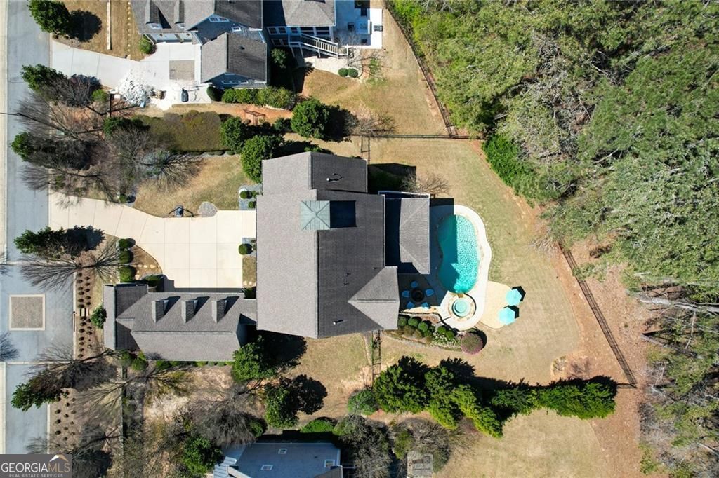 FIVE LAKESIDE - Residential