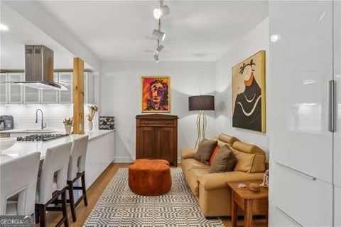 Photo of 2632 Peachtree Road NW #302B, Atlanta, GA 30305 (MLS # 10869977)