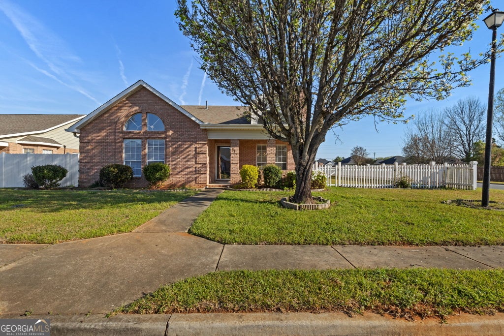 Photo of 87 Park Ln, Warner Robins, GA 31093 (MLS # 10846695)