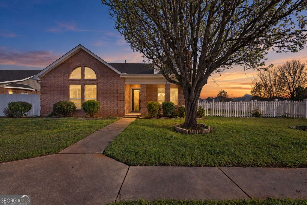 Photo of 87 Park Ln, Warner Robins, GA 31093 (MLS # 10846695)