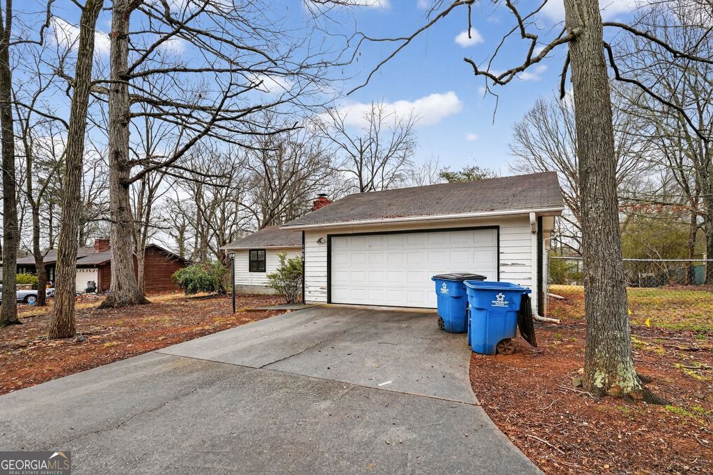 Photo of 1004 Fairview Road, Ellenwood, GA 30294 (MLS # 10702599)