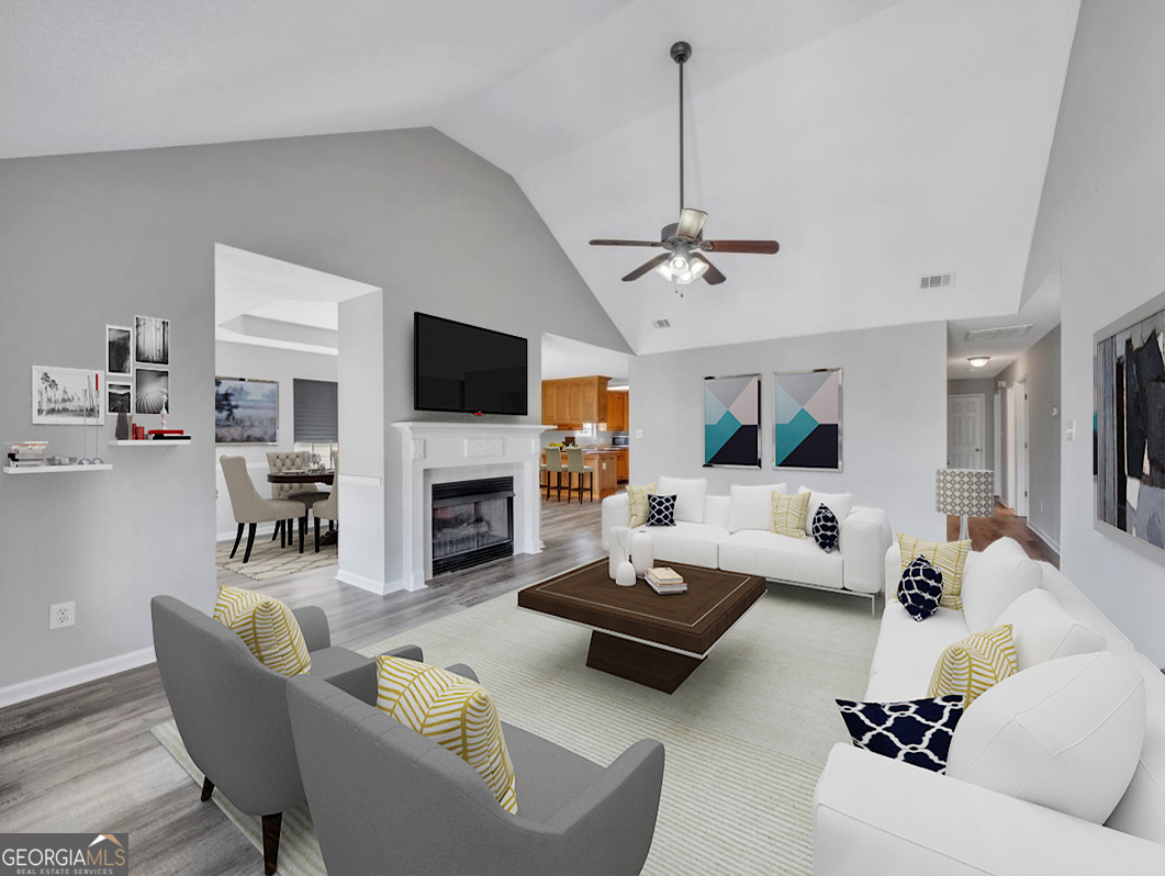 118 Larkspur LN