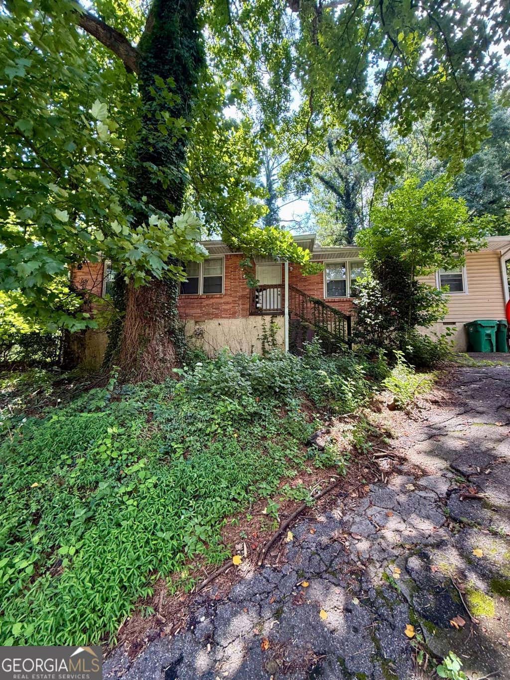 Photo of 2716 Whites Mill Road, Decatur, GA 30034 (MLS # 10808231)