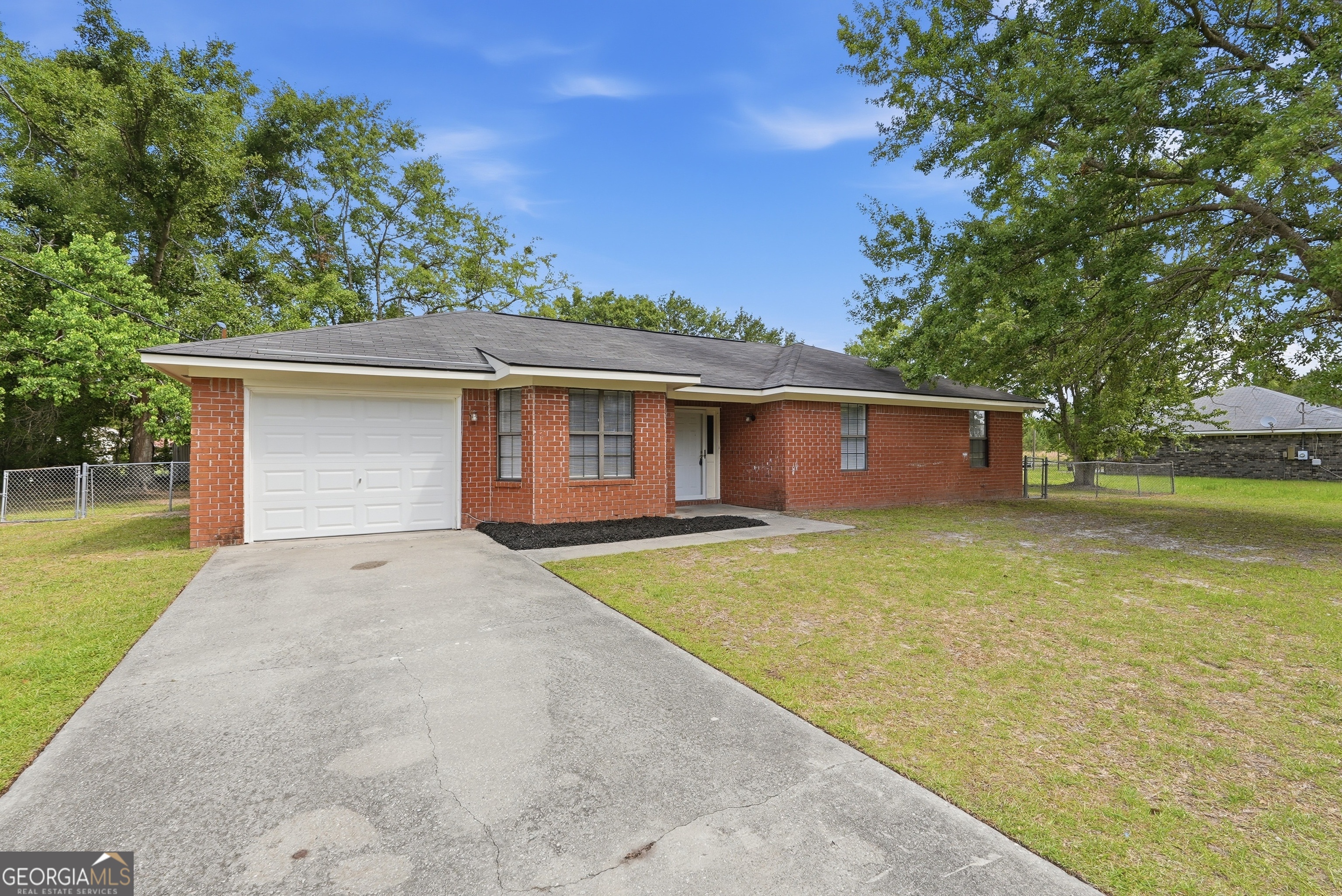 39 Henry LN