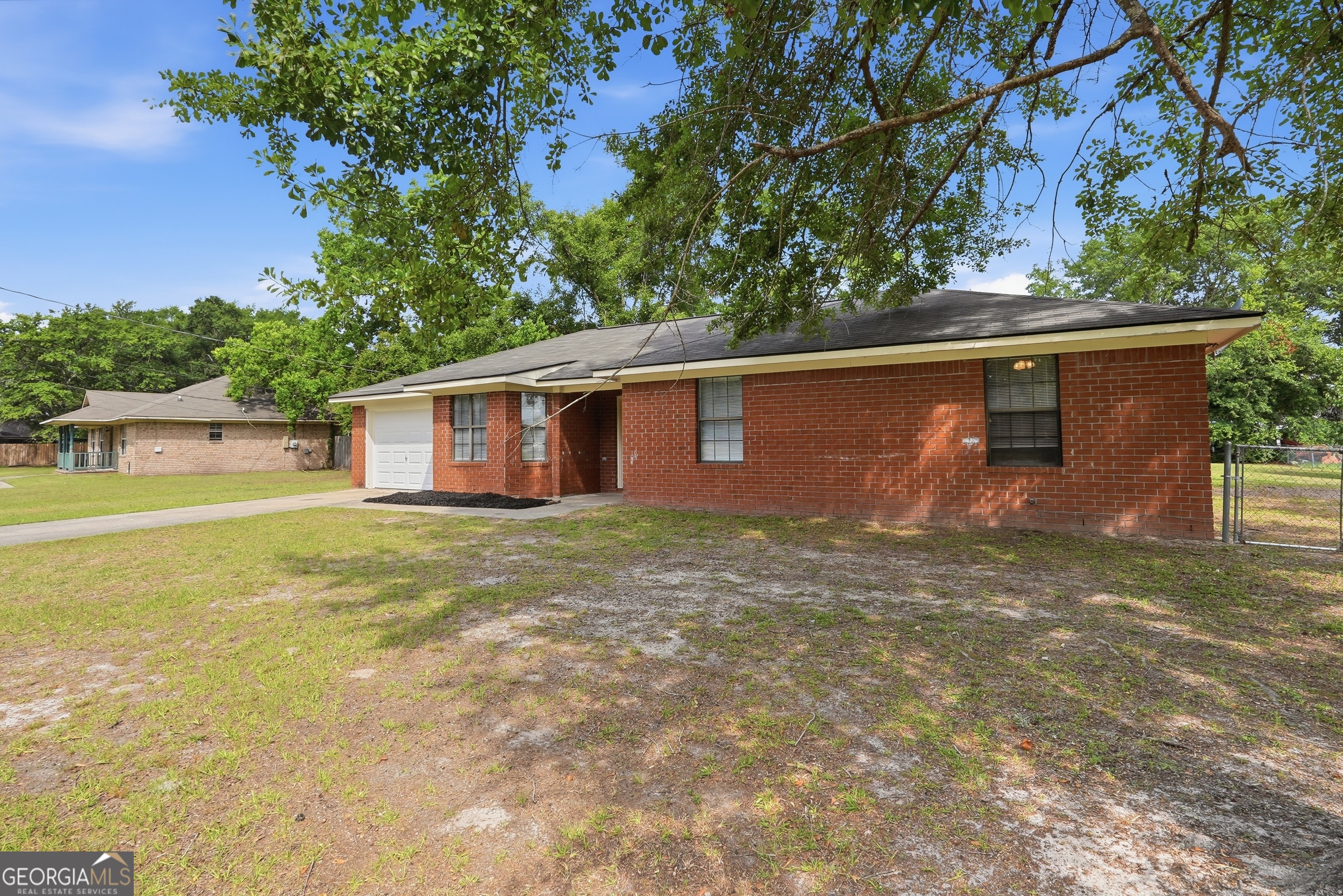 39 Henry LN