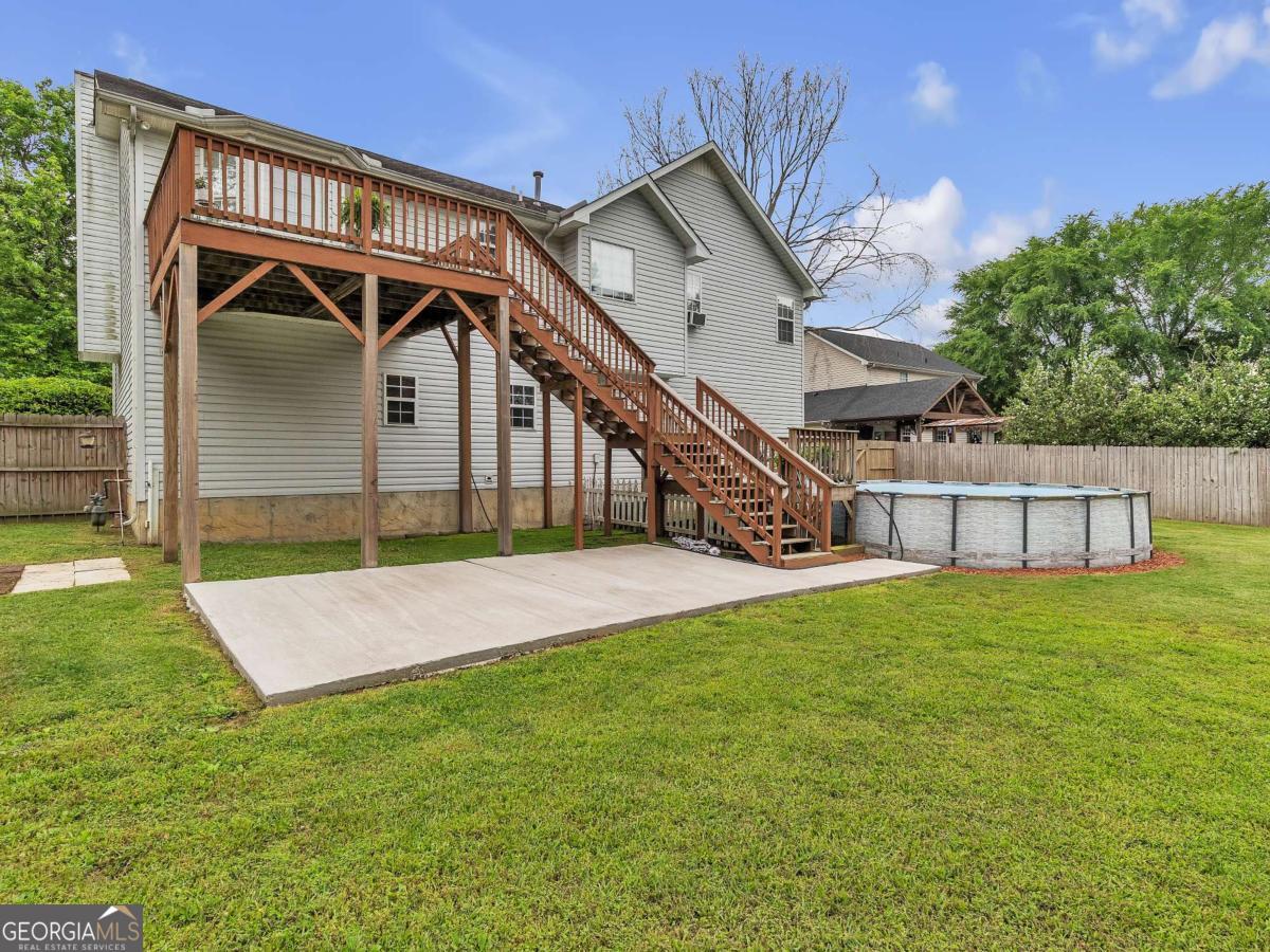 221 Wildwood CIR SE