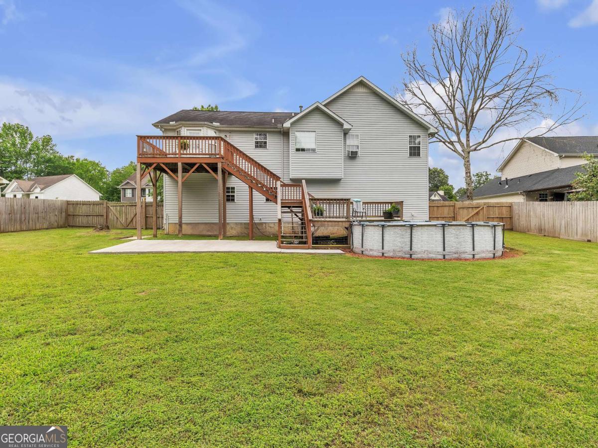221 Wildwood CIR SE