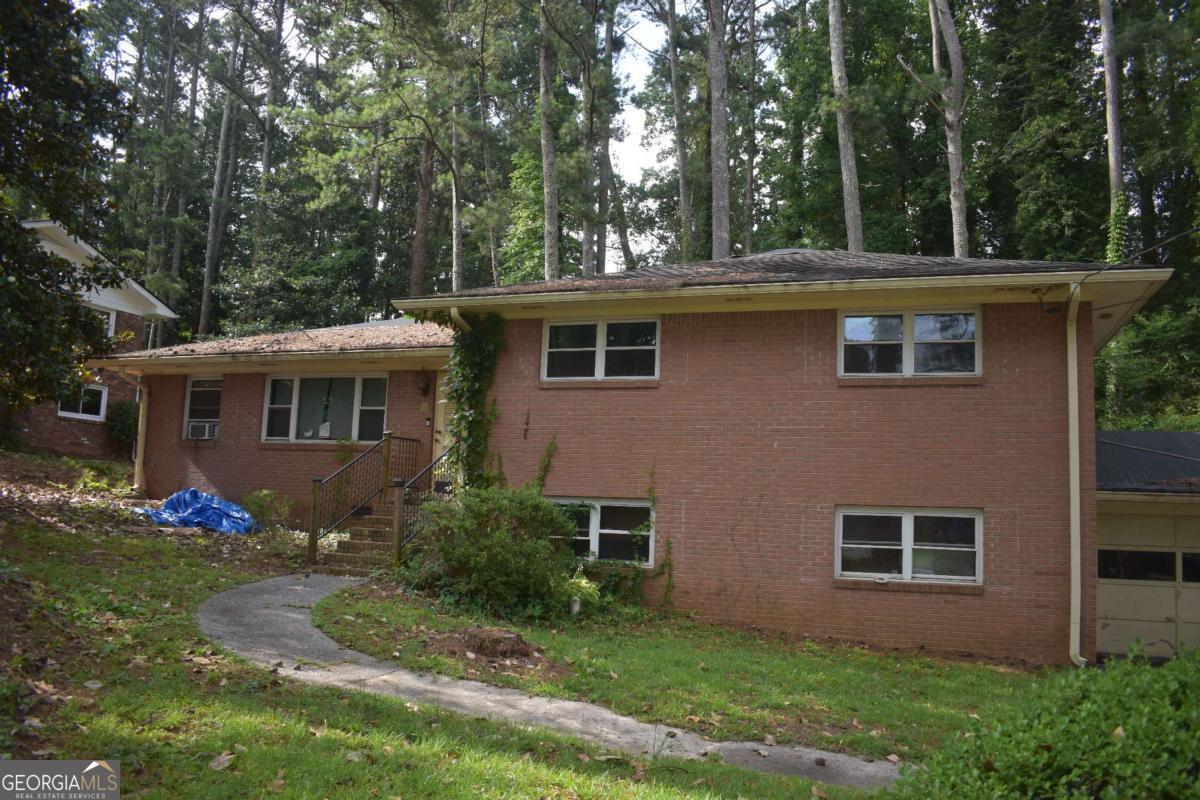 3798 King Henry RD SW