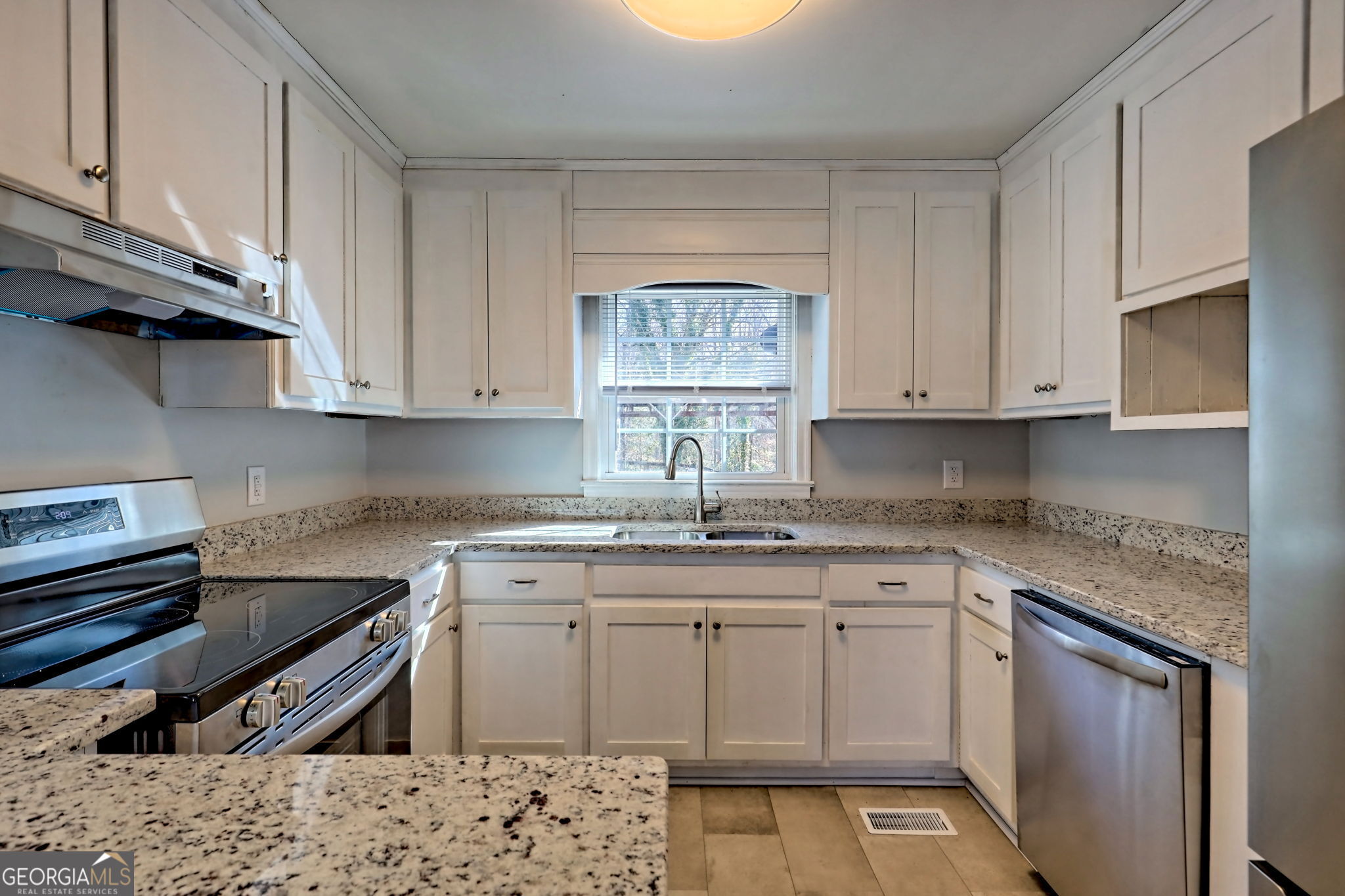 Clarkesville, Georgia 30523, United States, 3 Bedrooms Bedrooms, ,2 BathroomsBathrooms,Residential,Pending,13188