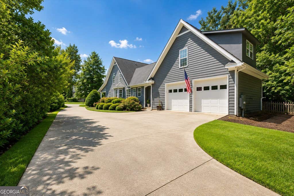 Photo of 14 Nicklaus Drive NW, Rome, GA 30165 (MLS # 10830551)