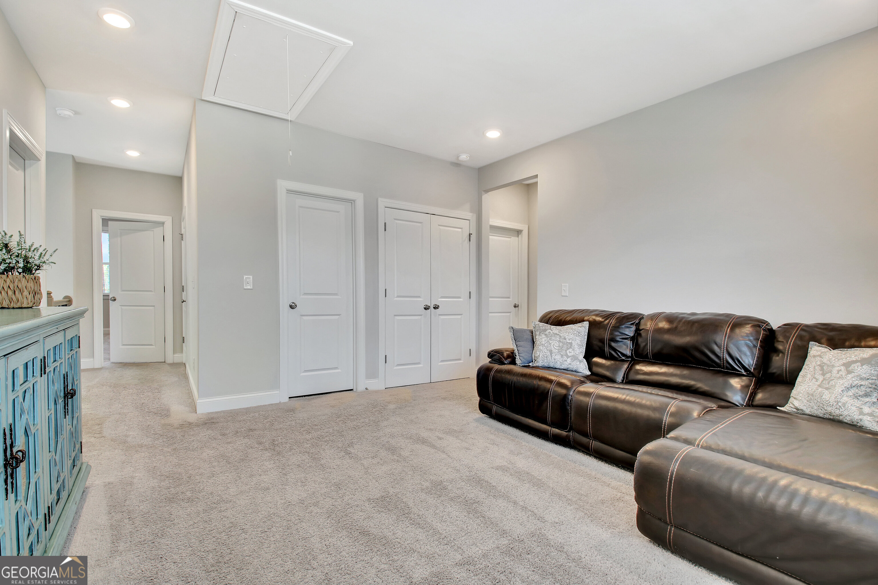 Peachtree City, Georgia 30269, United States, 5 Bedrooms Bedrooms, ,4 BathroomsBathrooms,Residential,Active,98001