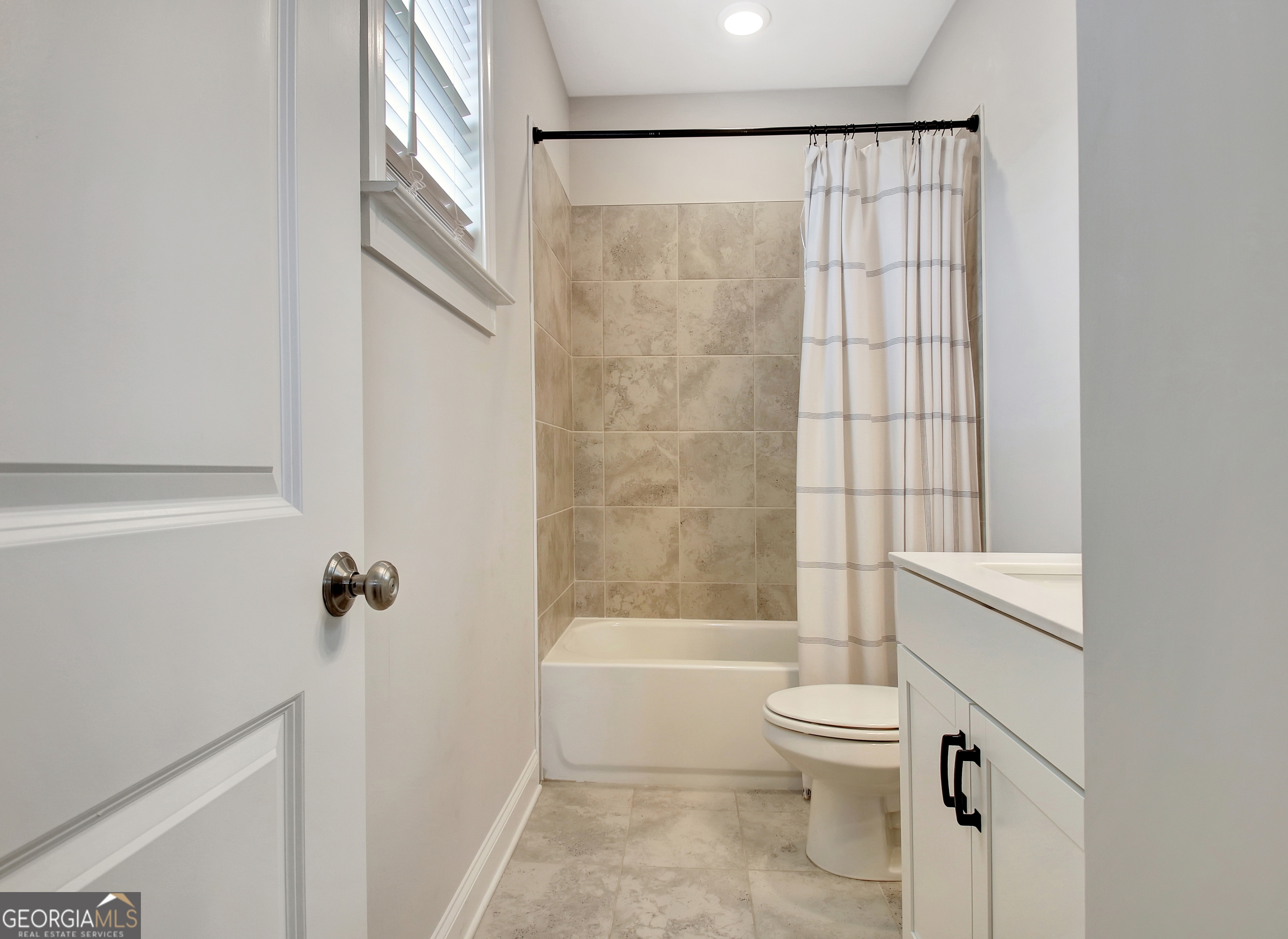 Peachtree City, Georgia 30269, United States, 5 Bedrooms Bedrooms, ,4 BathroomsBathrooms,Residential,Active,98001