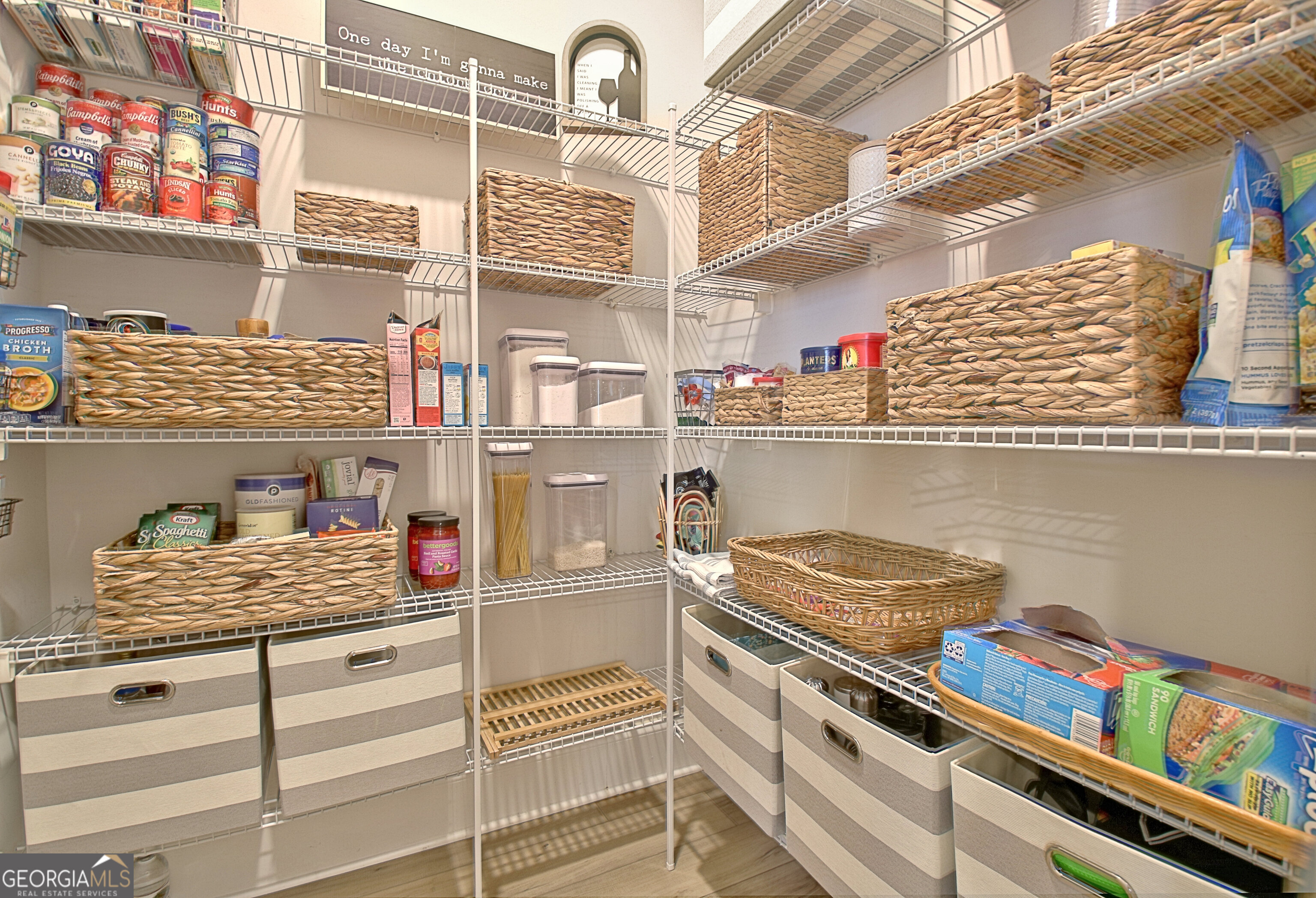 Peachtree City, Georgia 30269, United States, 5 Bedrooms Bedrooms, ,4 BathroomsBathrooms,Residential,Active,98001