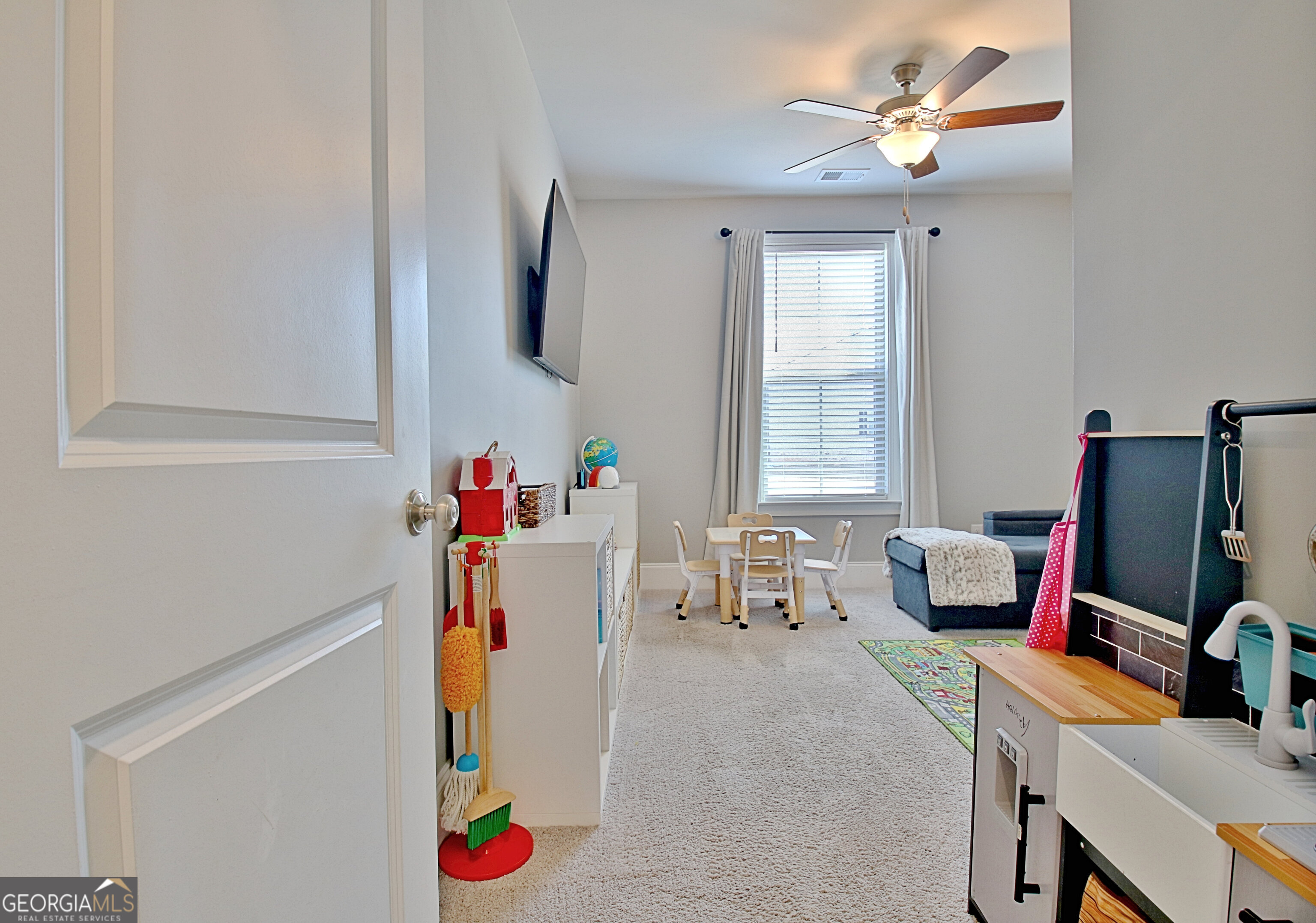 Peachtree City, Georgia 30269, United States, 5 Bedrooms Bedrooms, ,4 BathroomsBathrooms,Residential,Active,98001