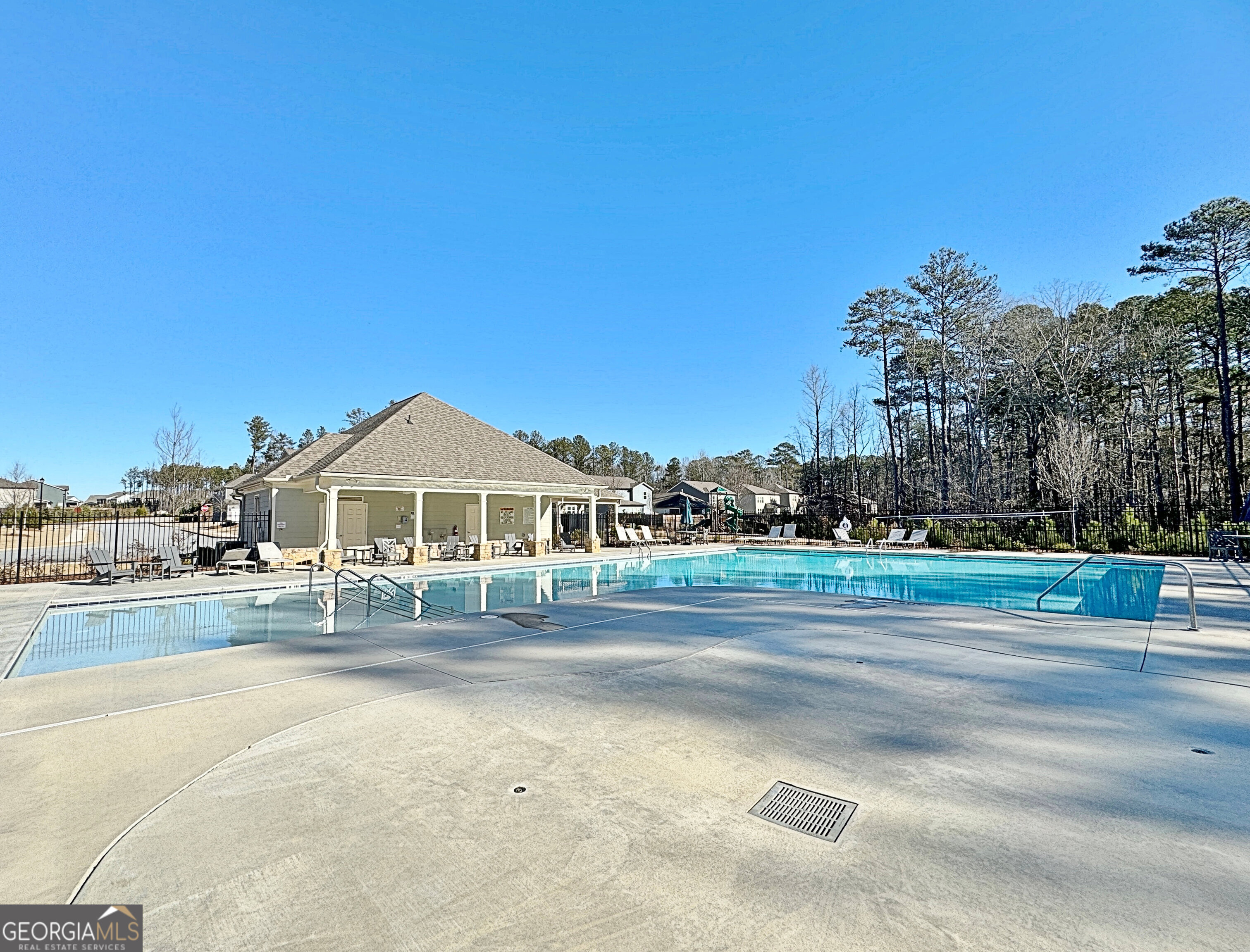 Peachtree City, Georgia 30269, United States, 5 Bedrooms Bedrooms, ,4 BathroomsBathrooms,Residential,Active,98001