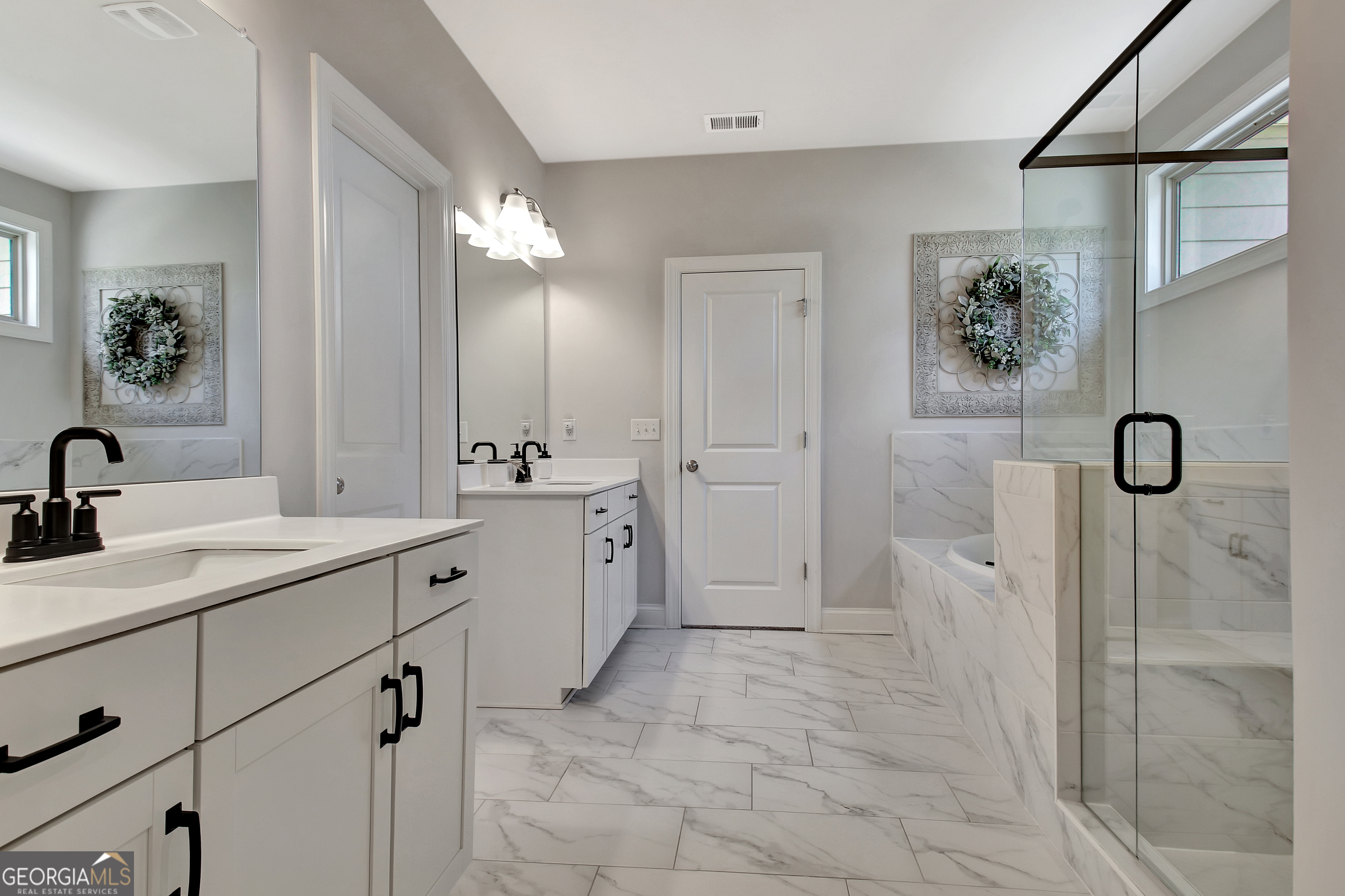 Peachtree City, Georgia 30269, United States, 5 Bedrooms Bedrooms, ,4 BathroomsBathrooms,Residential,Active,98001