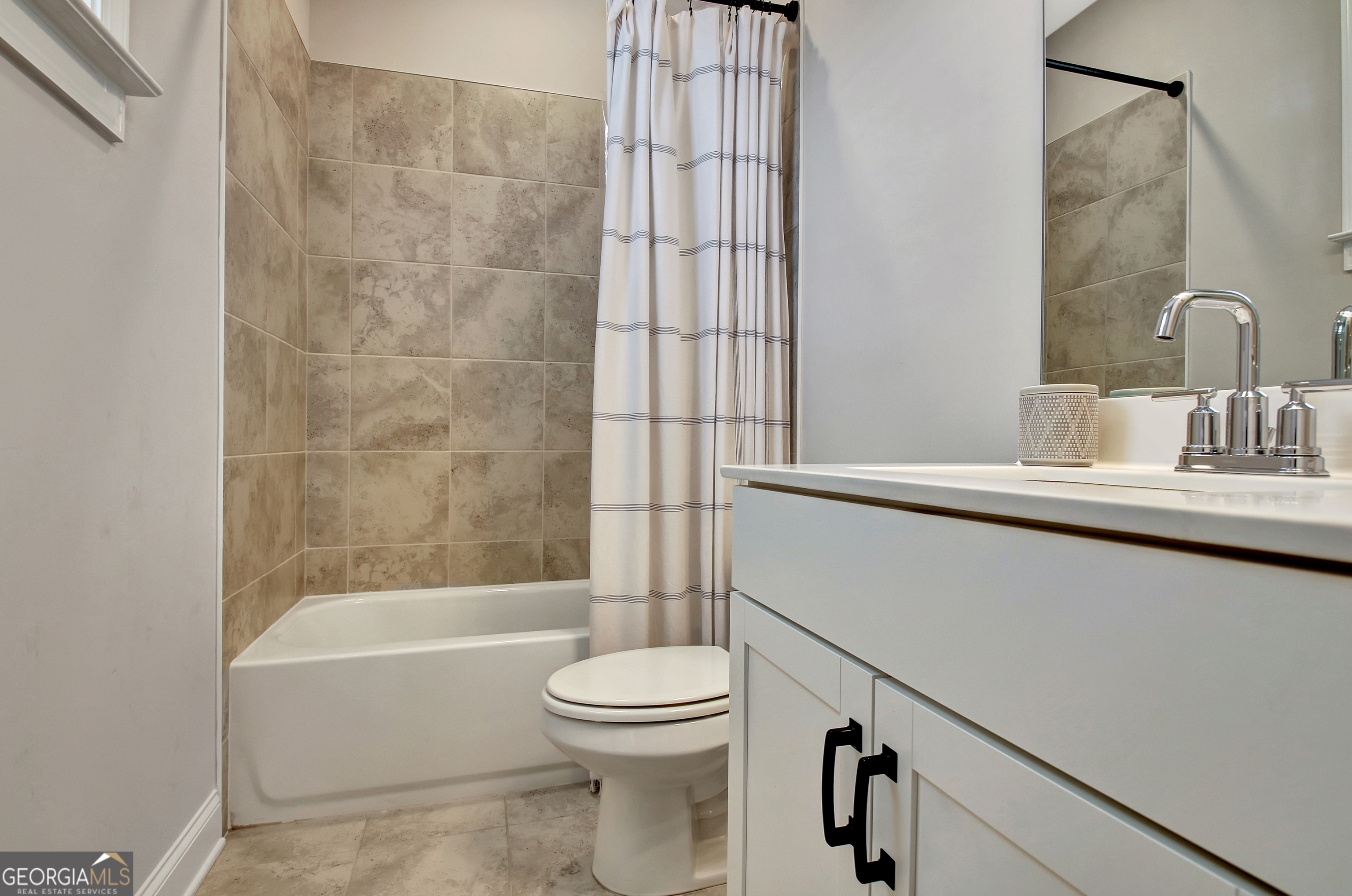 Peachtree City, Georgia 30269, United States, 5 Bedrooms Bedrooms, ,4 BathroomsBathrooms,Residential,Active,98001