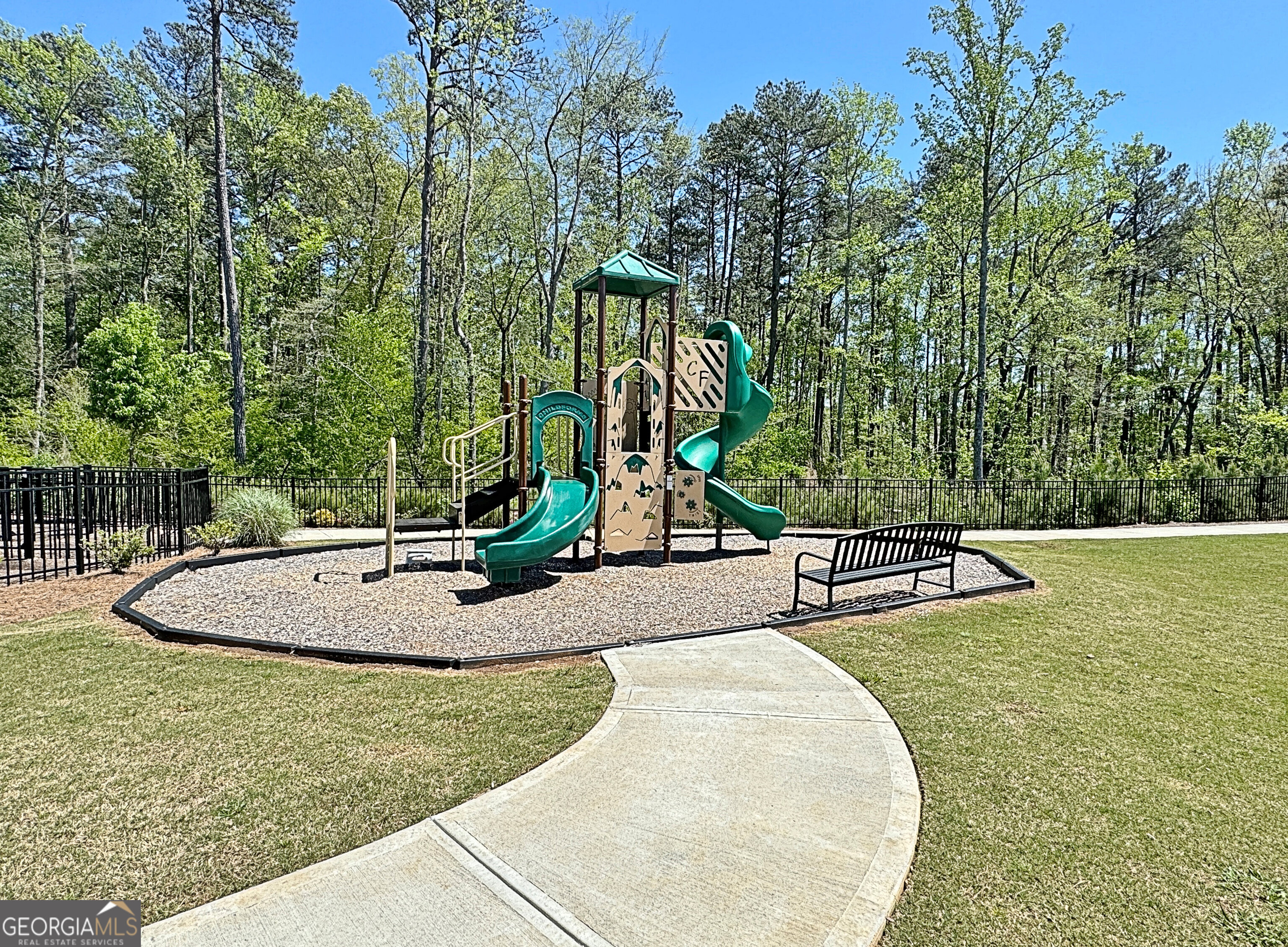 Peachtree City, Georgia 30269, United States, 5 Bedrooms Bedrooms, ,4 BathroomsBathrooms,Residential,Active,98001