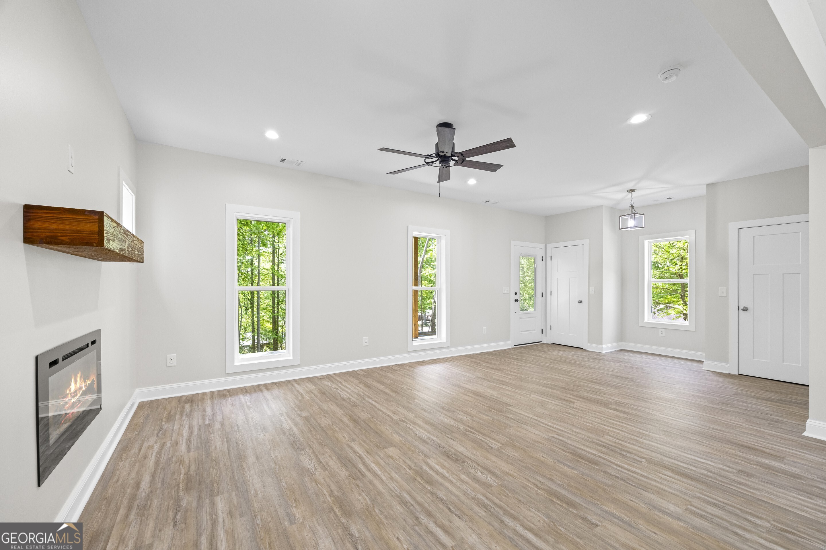 Lavonia, Georgia 30553, United States, 3 Bedrooms Bedrooms, ,3 BathroomsBathrooms,Residential,Active,145124