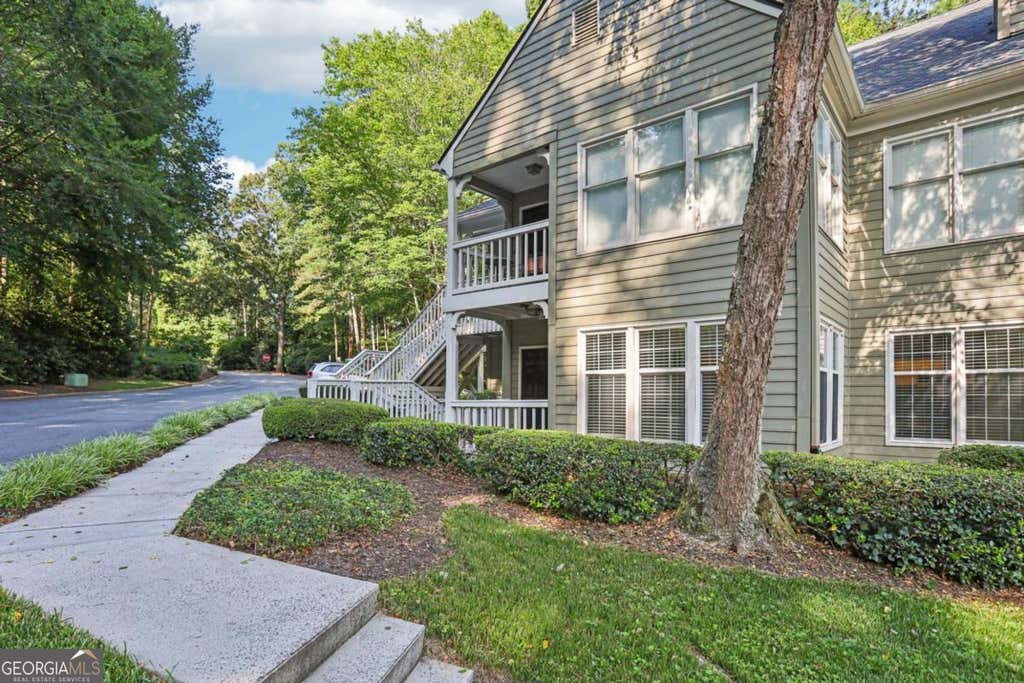 Photo of 208 Bainbridge Drive, Sandy Springs, GA 30327 (MLS # 10823617)