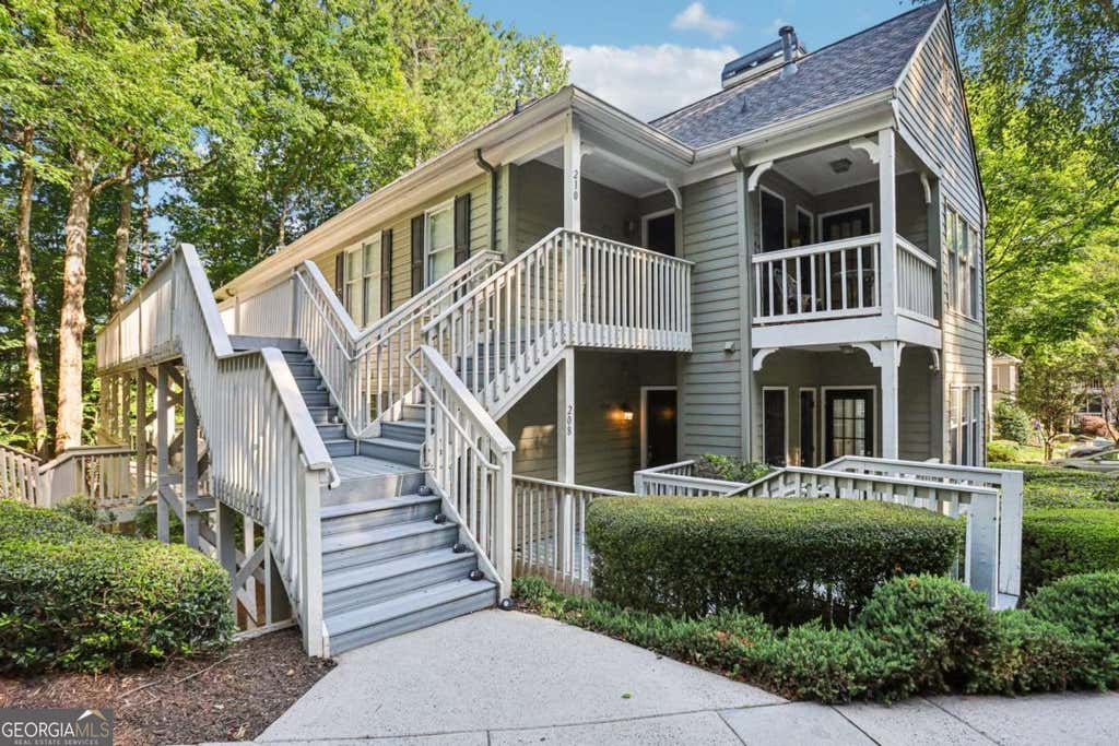 Photo of 208 Bainbridge Drive, Sandy Springs, GA 30327 (MLS # 10823617)