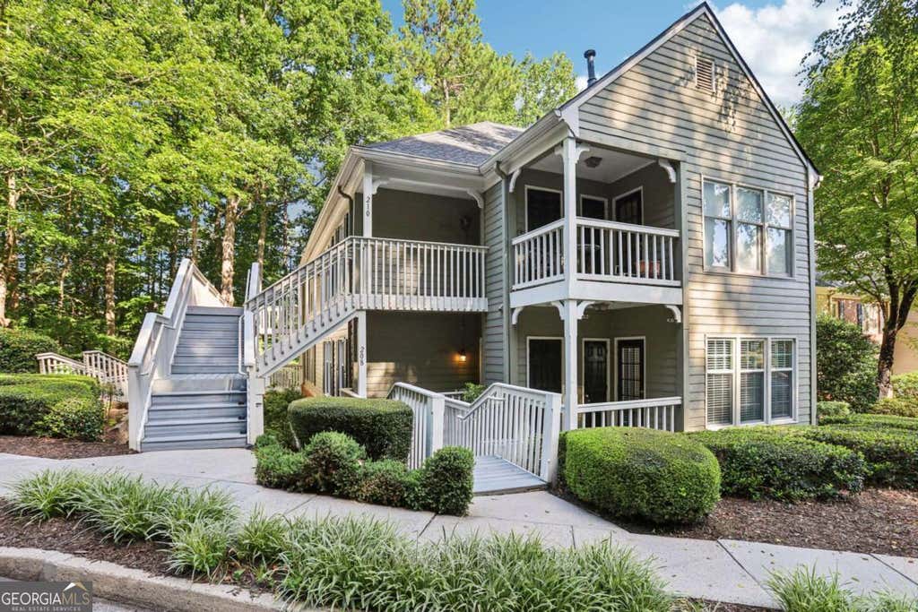 Photo of 208 Bainbridge Drive, Sandy Springs, GA 30327 (MLS # 10823617)
