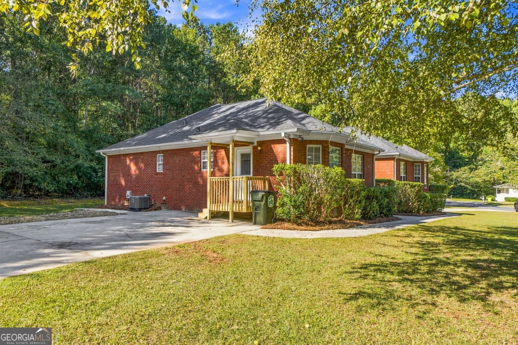 Photo of 100 Bluebird Lane, Griffin, GA 30223 (MLS # 10851111)