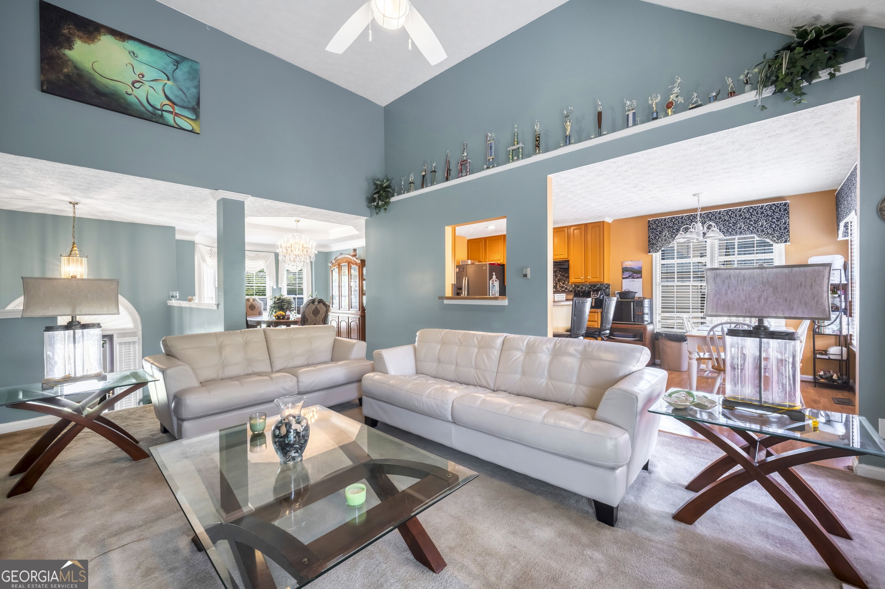 31 Churchill Downs NE