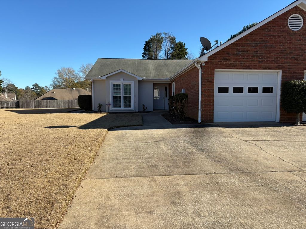 Photo of 280 Wilbanks Drive, Fayetteville, GA 30215 (MLS # 10658200)