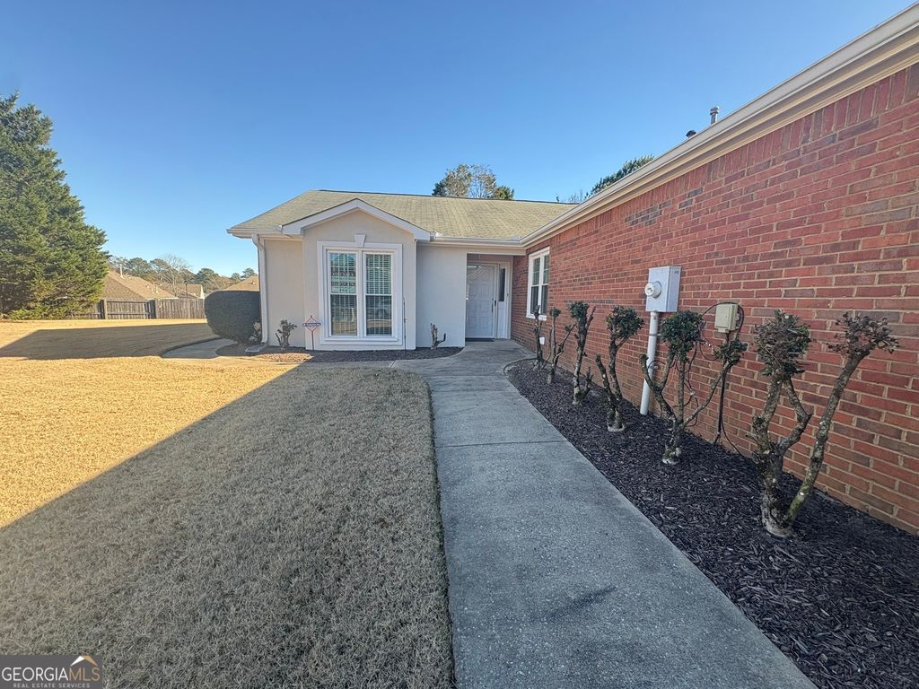 Photo of 280 Wilbanks Drive, Fayetteville, GA 30215 (MLS # 10658200)