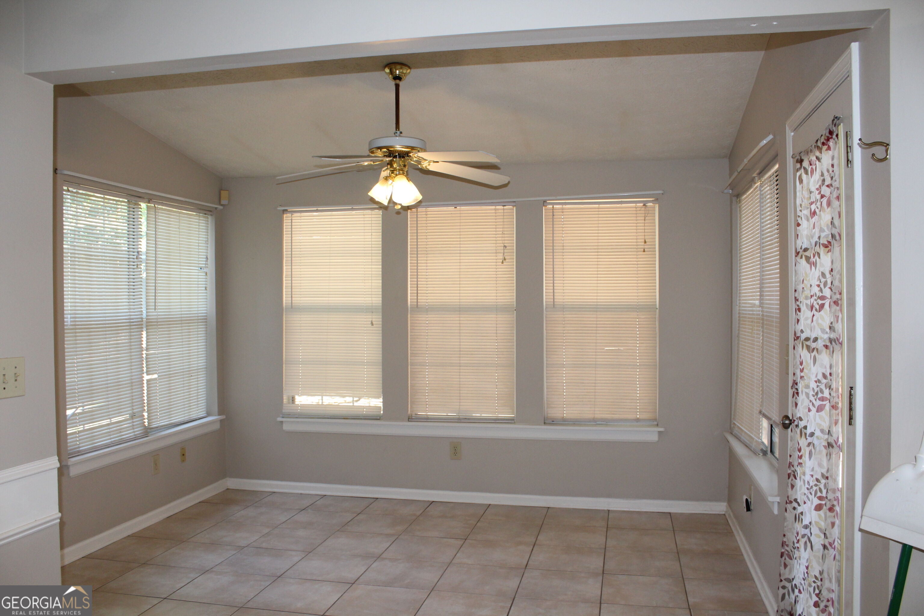 1436 Glynview CIR