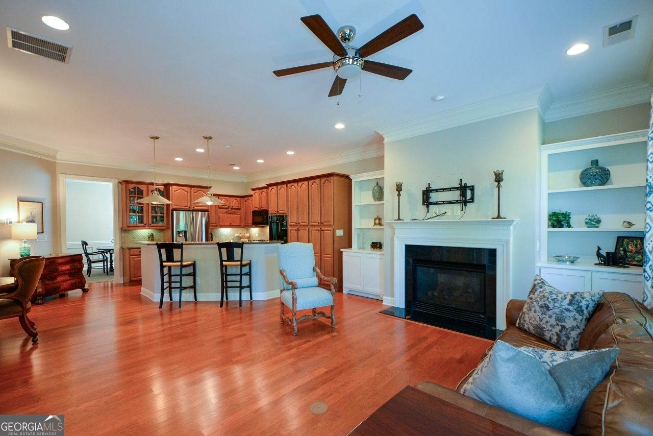 Soleil Laurel Canyon - Residential