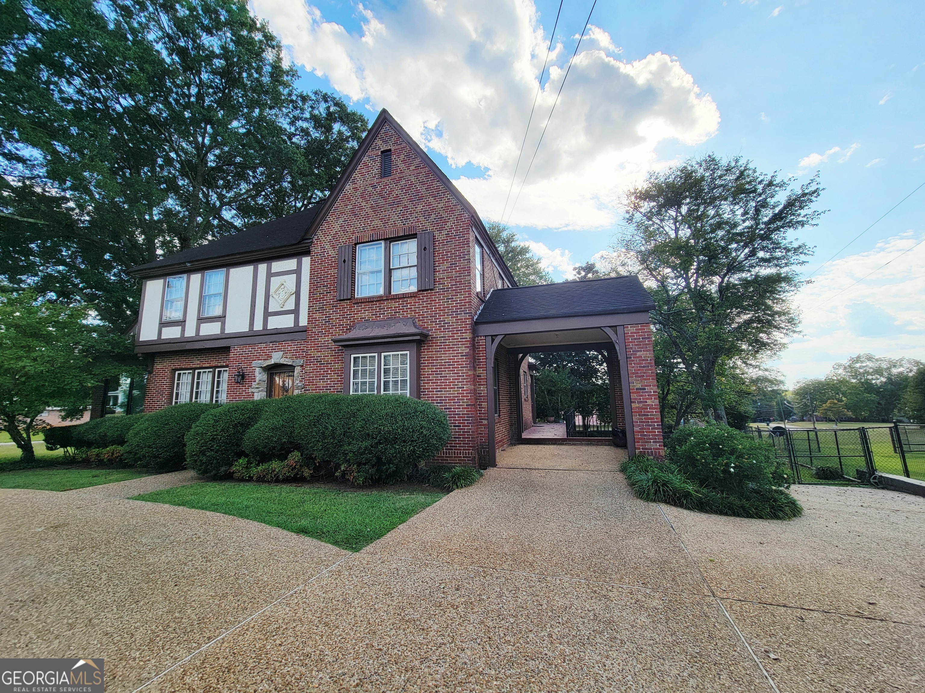 1211 Main ST