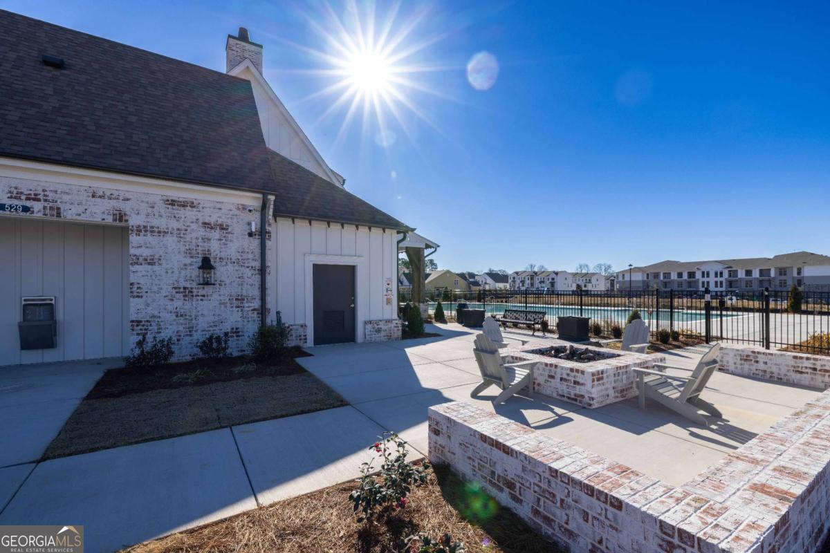 605 Beechwood WAY