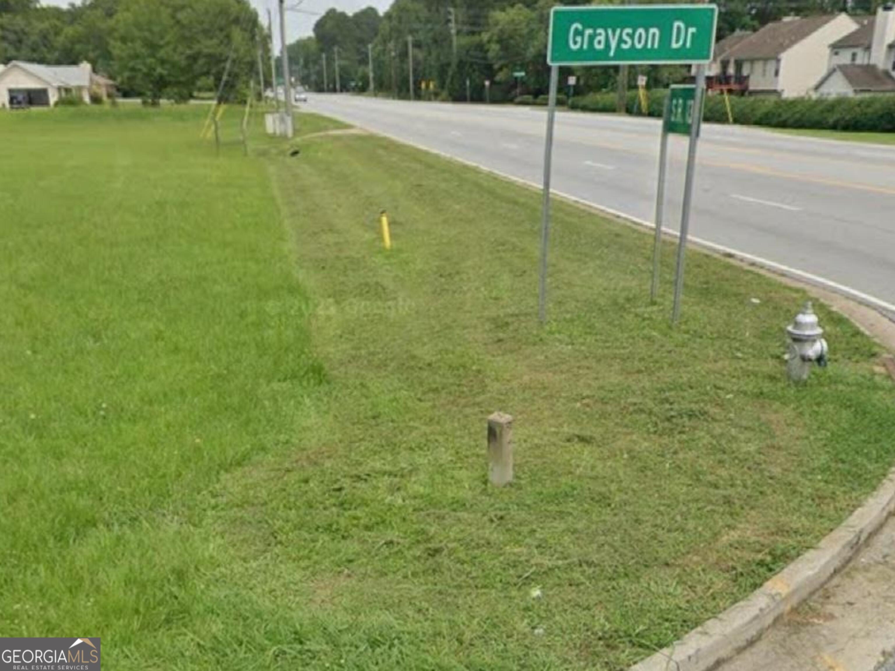 7486 Grayson DR