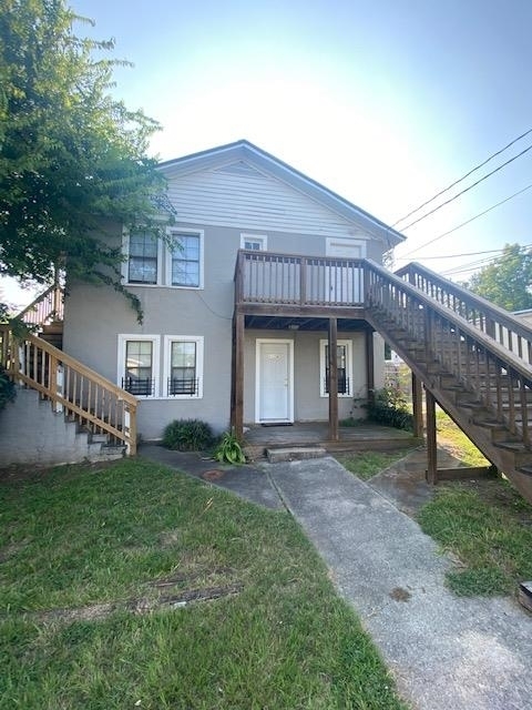Check it out! This awesome upstairs rental duplex is up for grabs! It's a real gem - a totally immaculate 2 bedroom, 1 bathroom apartment that's just a stone's throw away from downtown. You can't beat this location! This place is fresh and ready for you to make it your own. The whole place has been remodeled, so you'll find new kitchen appliances and a fresh paint. Talk about move-in ready! Don't miss your chance to snag this fantastic pad. It's got everything you need and more. So, what are you waiting for? Come check it out before it's gone. No pets, no smoking allowed