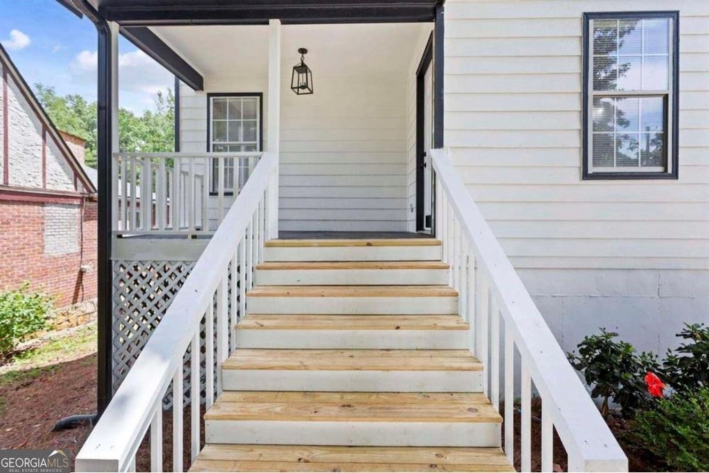 Photo of 2299 Boulevard Granada SW, Atlanta, GA 30311 (MLS # 10738932)