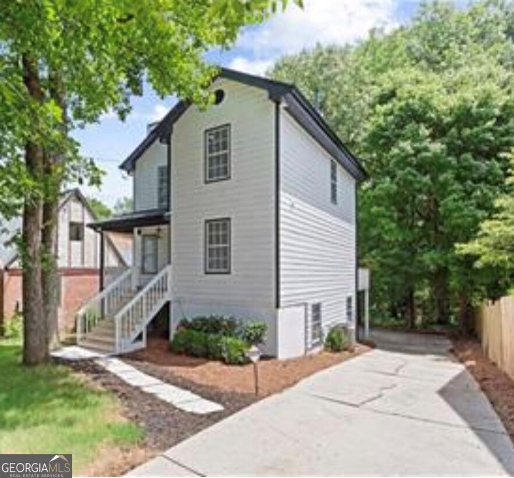 Photo of 2299 Boulevard Granada SW, Atlanta, GA 30311 (MLS # 10738932)