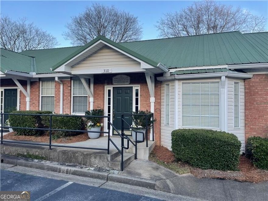 Prime office space available in the sought-after Oakton Pointe Business Park, just off Kennesaw Avenue and minutes from Historic Marietta Square. This fully updated unit offers a modern and professional setting with brand-new flooring, upgraded bathroom fixtures, and stylish lighting throughout. Featuring four private office spaces, a small break kitchen, and two half baths, this unit is designed for functionality and convenience. Ample on-site parking ensures easy access for both tenants and guests. Whether you're looking for a turnkey office solution or a strategic location with proximity to Marietta's vibrant business district, this space checks all the boxes.Don't miss this exceptional opportunity-schedule a tour today!