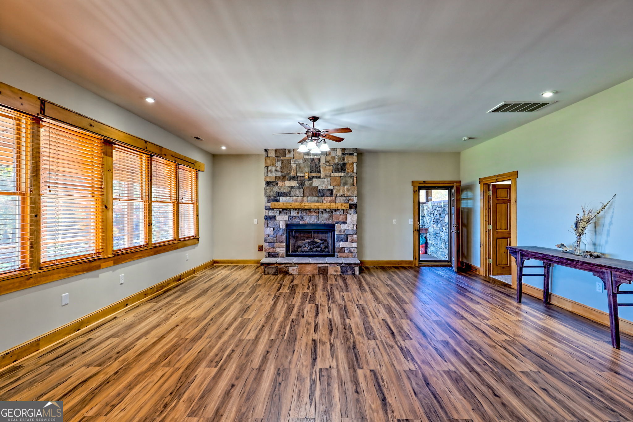 Mountain Rest, South Carolina 29664, United States, 3 Bedrooms Bedrooms, ,3 BathroomsBathrooms,Residential,Active,241140