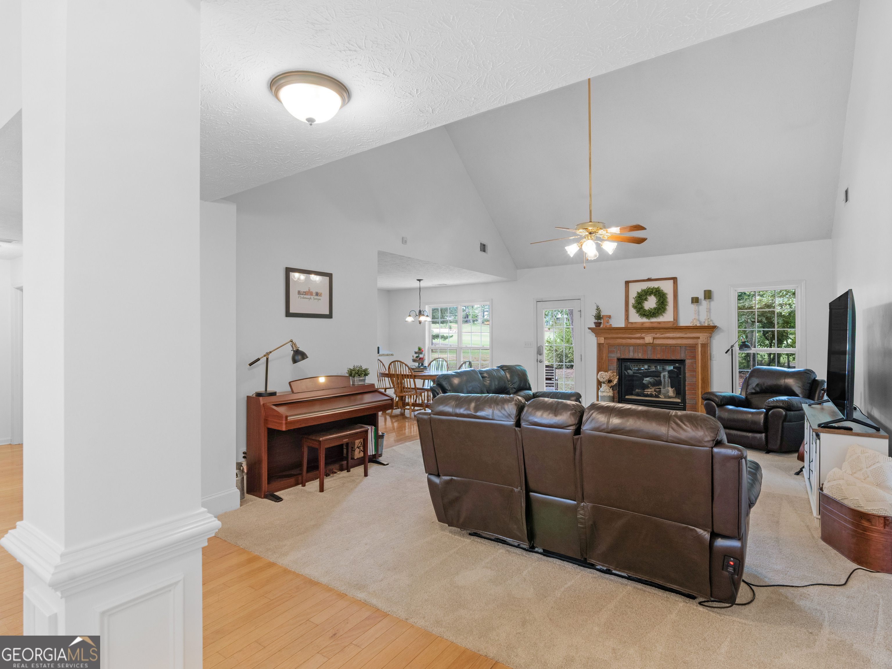 1585 Lake Dow RD