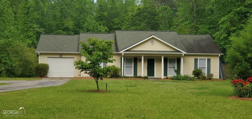 Photo of 70 Covey Trl, Newnan, GA 30265 (MLS # 10776087)