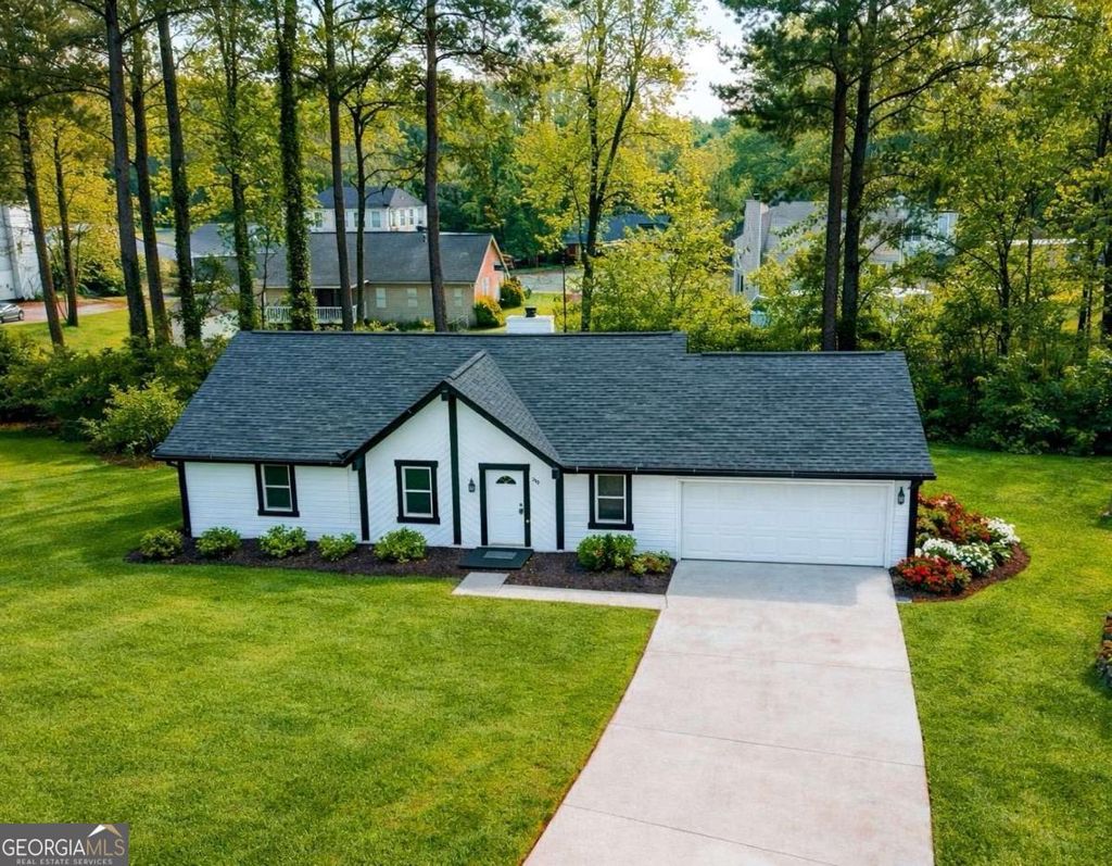 Photo of 4536 Osage Court, Stone Mountain, GA 30083 (MLS # 10724271)