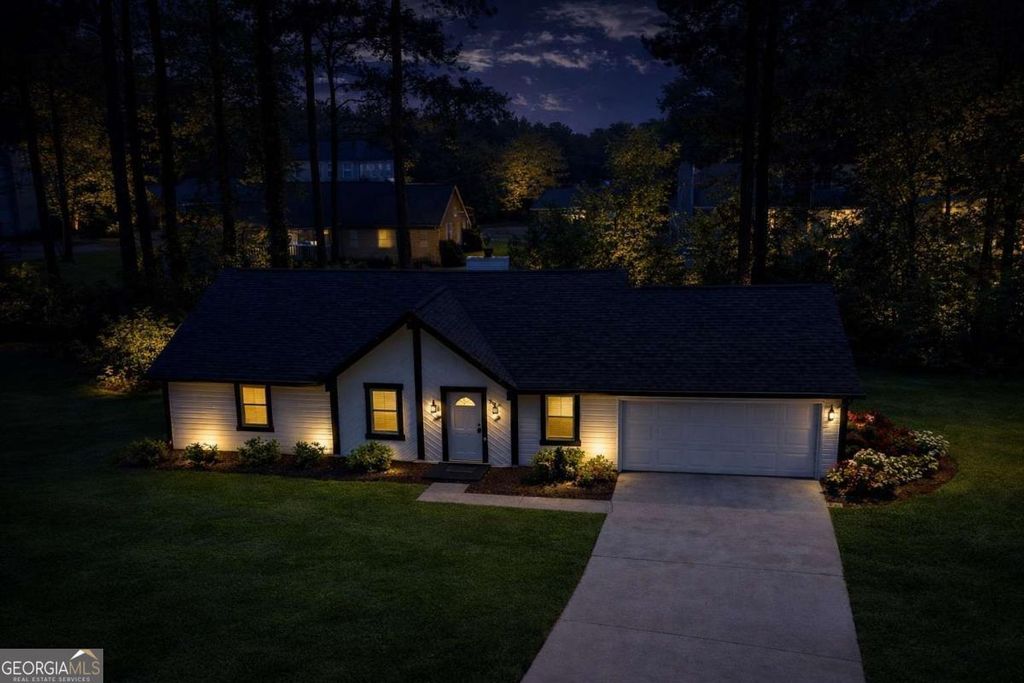 Photo of 4536 Osage Court, Stone Mountain, GA 30083 (MLS # 10724271)