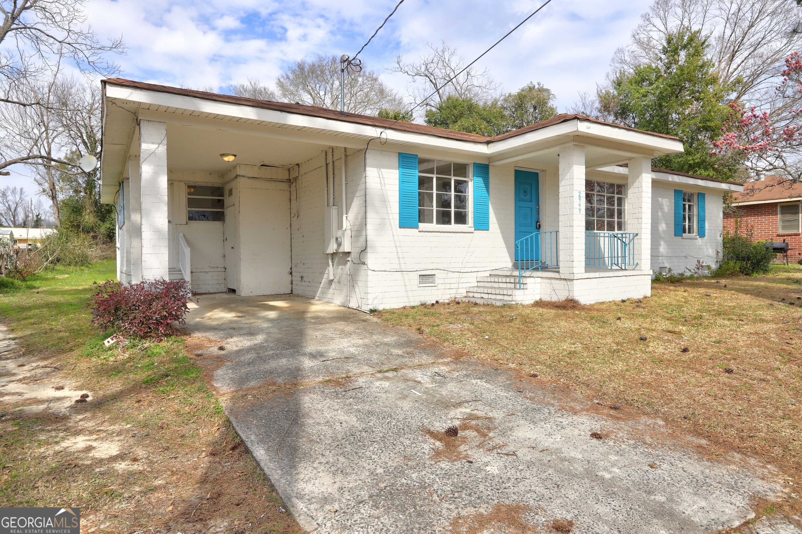 Don't miss this opportunity! 3 Bedroom, 1 Bath Rental in Macon. Hardwood floors, bright white kitchen, spacious rooms and patio overlooking level backyard.