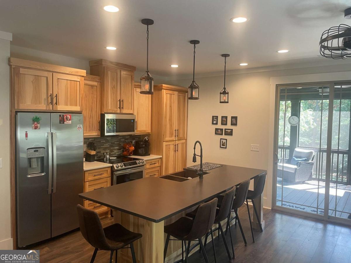 1051 Hightower RD