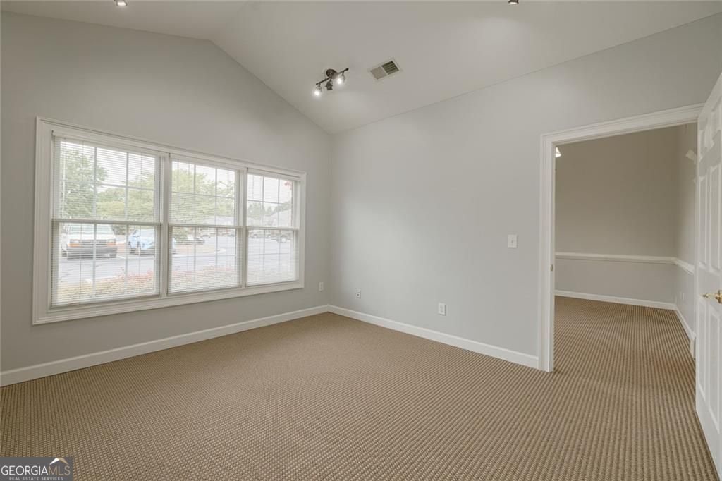 1302 Macy DR